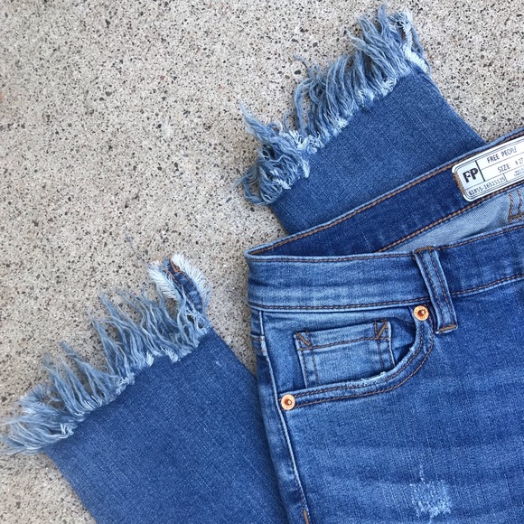 ☀️Free People Great Height Frayed Distressed Jean - Picture 4 of 10